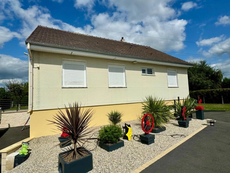 Ravalement de façade d'une maison normande